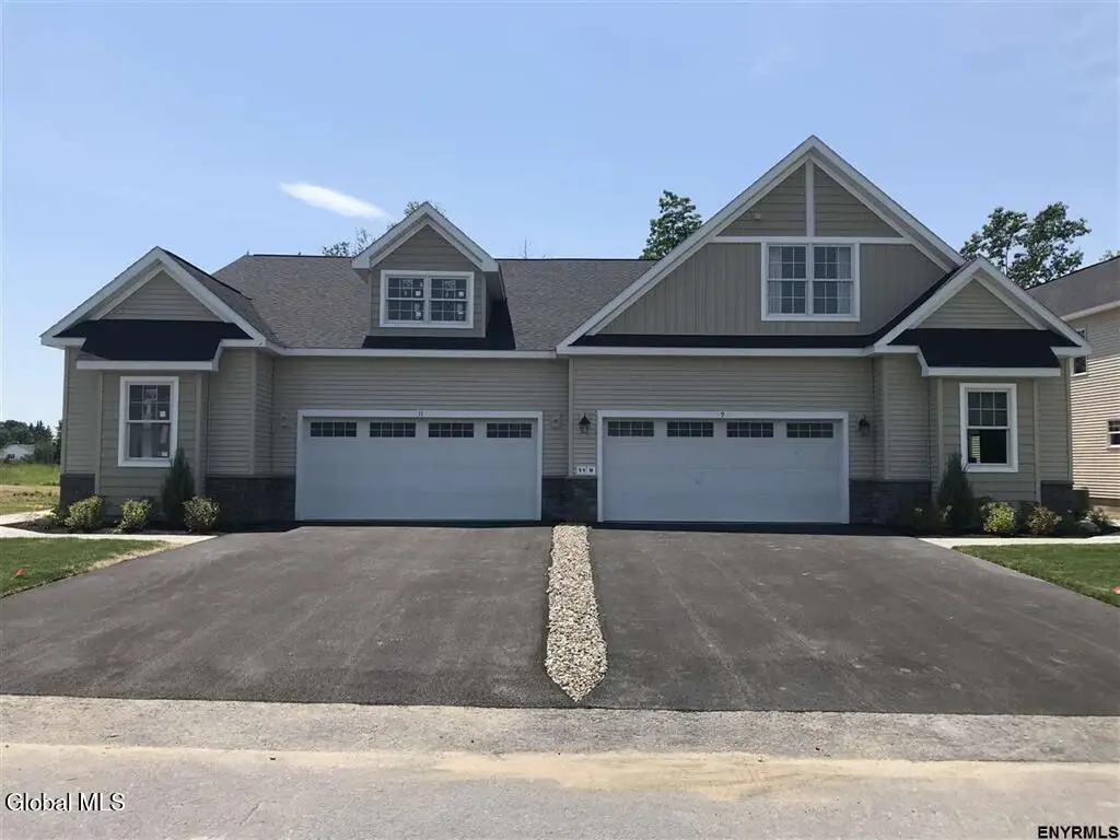 6 Boggs Street, Clifton Gardens, NY 12118 - #1