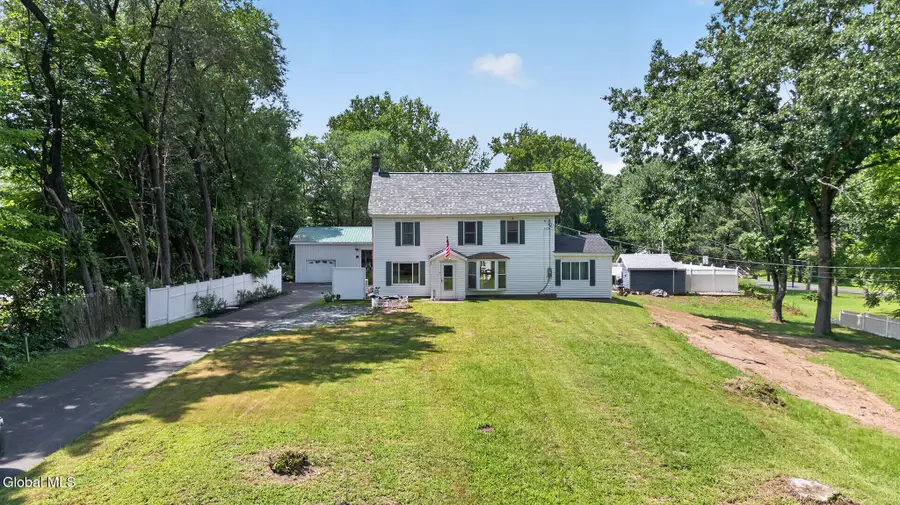 4 Dunsbach Road, Halfmoon, NY 12065 - #2
