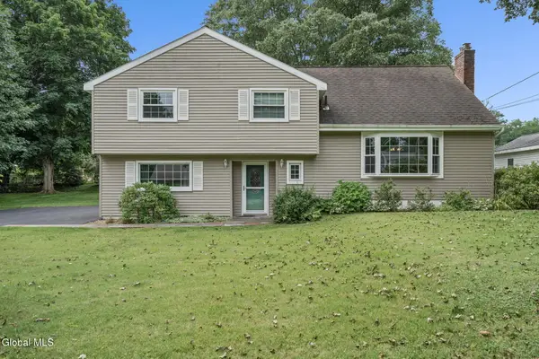 12 Lancaster Drive, Glenville, NY 12302
