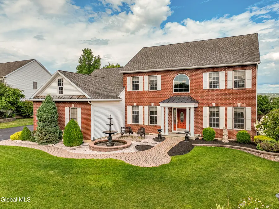 14 Ridgefield Way, Watervliet, NY 12189 - #2