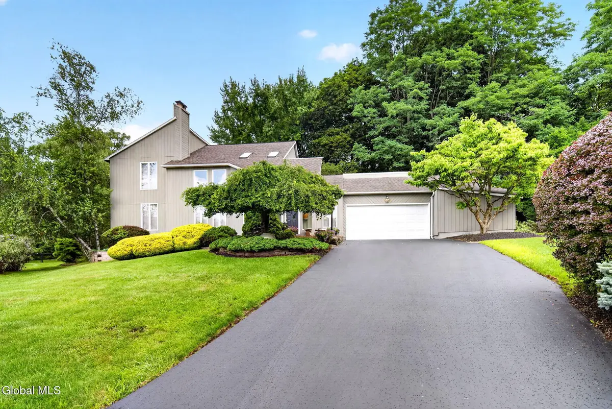 22 Olive Tree Lane, Albany, NY 12208 - #1