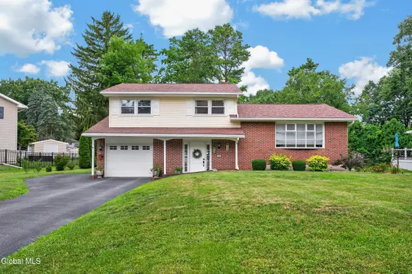 11 Evergreen Drive, Voorheesville, NY 12186