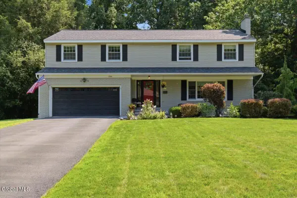 1354 Rowe Road, Niskayuna, NY 12309