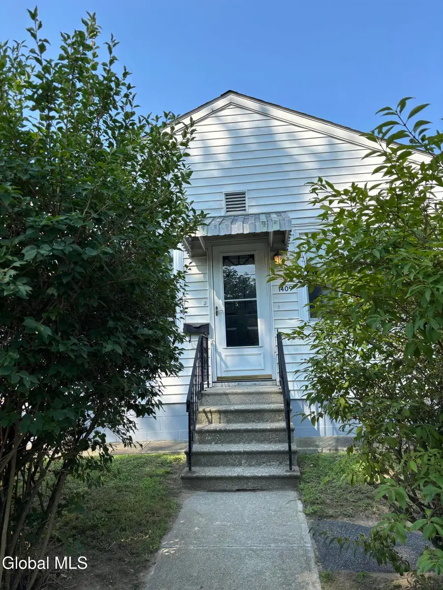 1409 Fordham Avenue, Rotterdam, NY 12306 - #2