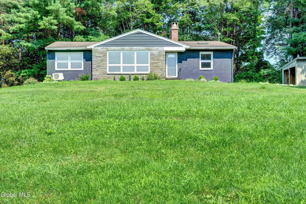 13 Woodridge Road, North Greenbush, NY 12198 - #1