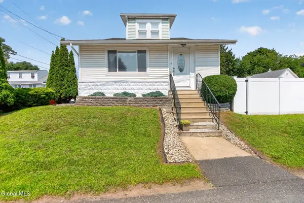 17 Osborne Road, Colonie, NY 12205
