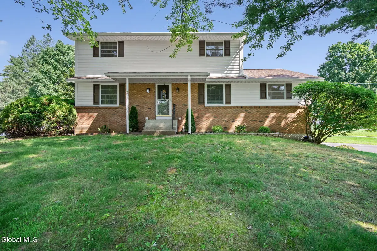 3 Cambridge Drive, Halfmoon, NY 12065 - #1