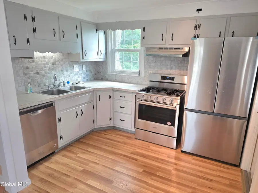 615 Sanders Avenue, Schenectady, NY 12302 - #3