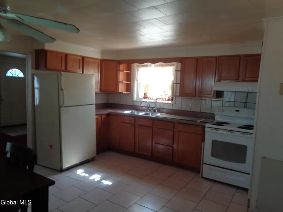 1552 4th Avenue, Schenectady, NY 12303 - #2