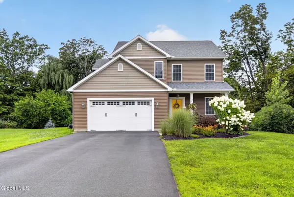 16 Napa Court, Schenectady, NY 12309