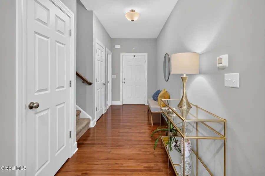 16 Napa Court, Schenectady, NY 12309 - #3