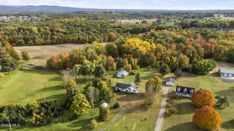 264 Upper Newtown Road, Halfmoon, NY 12118 - #2