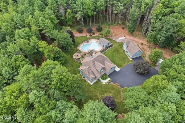 8 Lester Lane, Greenfield, NY 12850