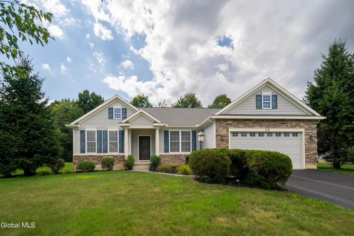 39 Chester Drive, Halfmoon, NY 12188 - #1