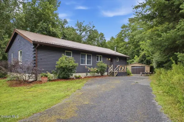 41 Uphams Corners Road, Nassau, NY 12062
