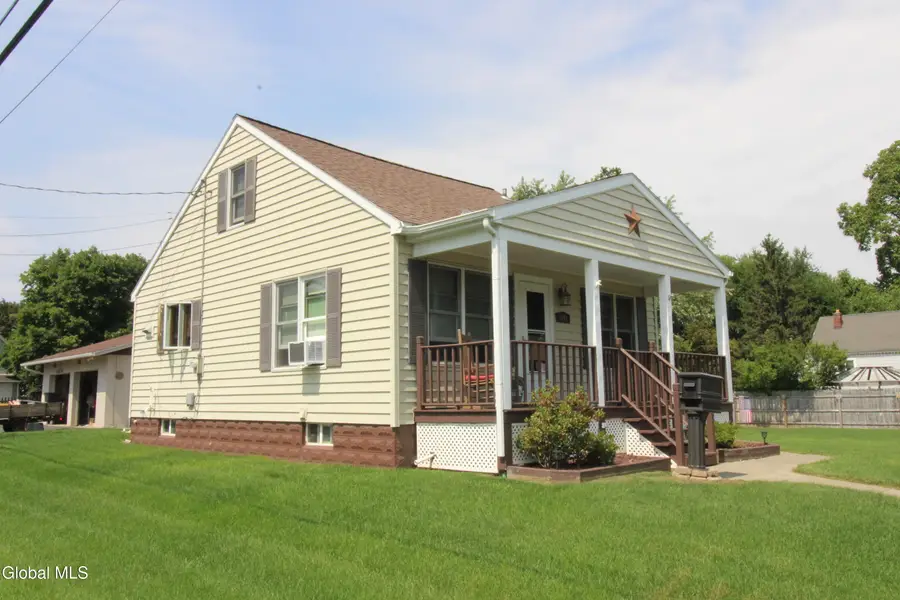 1951 Greenpoint Avenue, Rotterdam, NY 12303 - #2