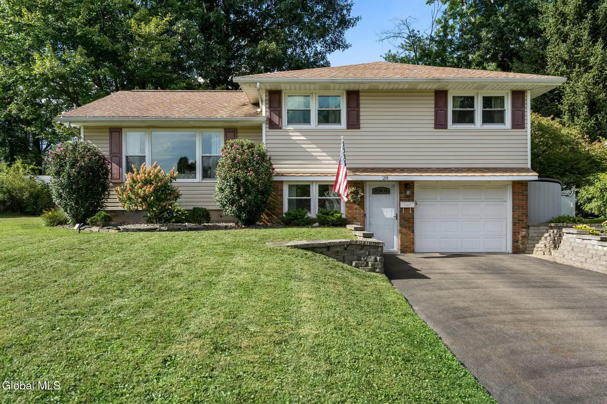 28 Caroline Street, Latham, NY 12110 - #1