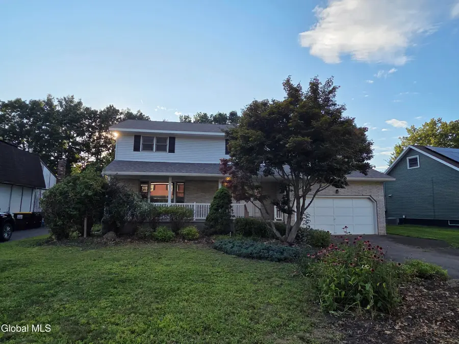 1022 St Lucille Drive, Rotterdam, NY 12306 - #2