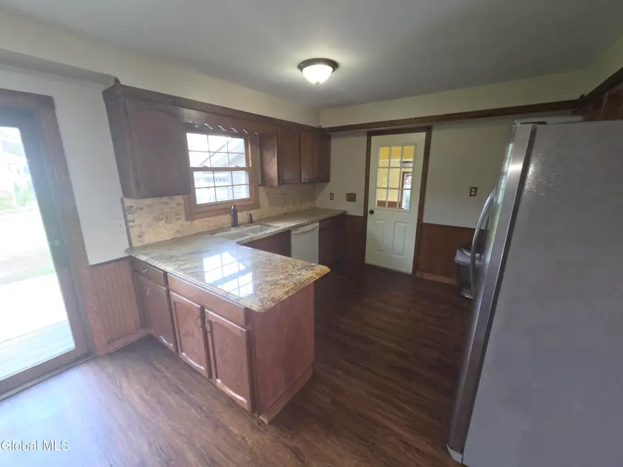 117 Clizbe Avenue, Amsterdam, NY 12010 - #3