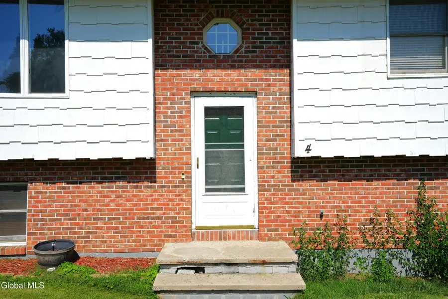 4 Sylvia Lane, Amsterdam, NY 12010 - #3