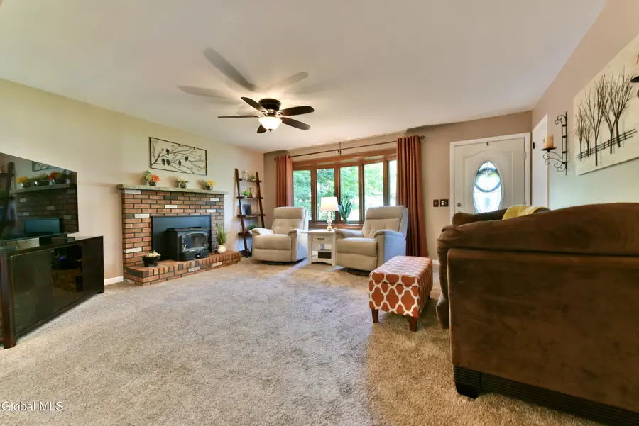 17 Apple Street, Ballston, NY 12020 - #2