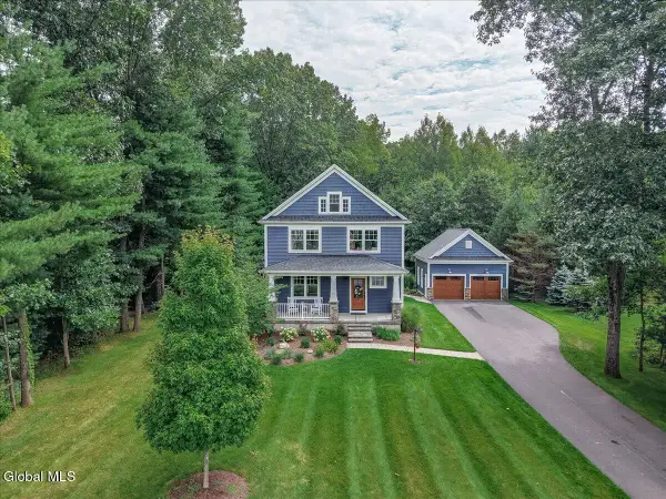10 Emerald Terrace, Clifton Park, NY 12065