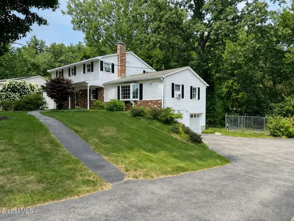 25 N Hill Drive, Clifton Park, NY 12019