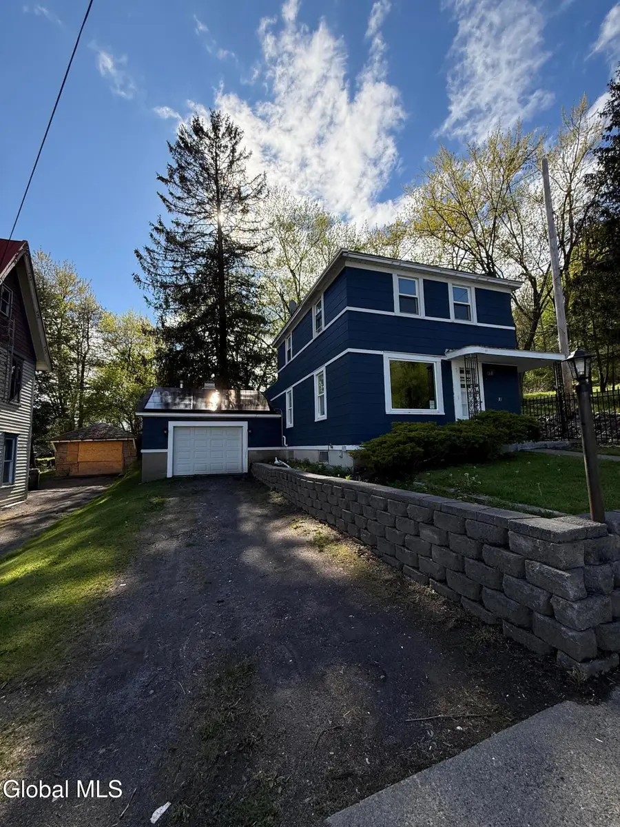27 N Mcnab Avenue, Gloversville, NY 12078 - #2