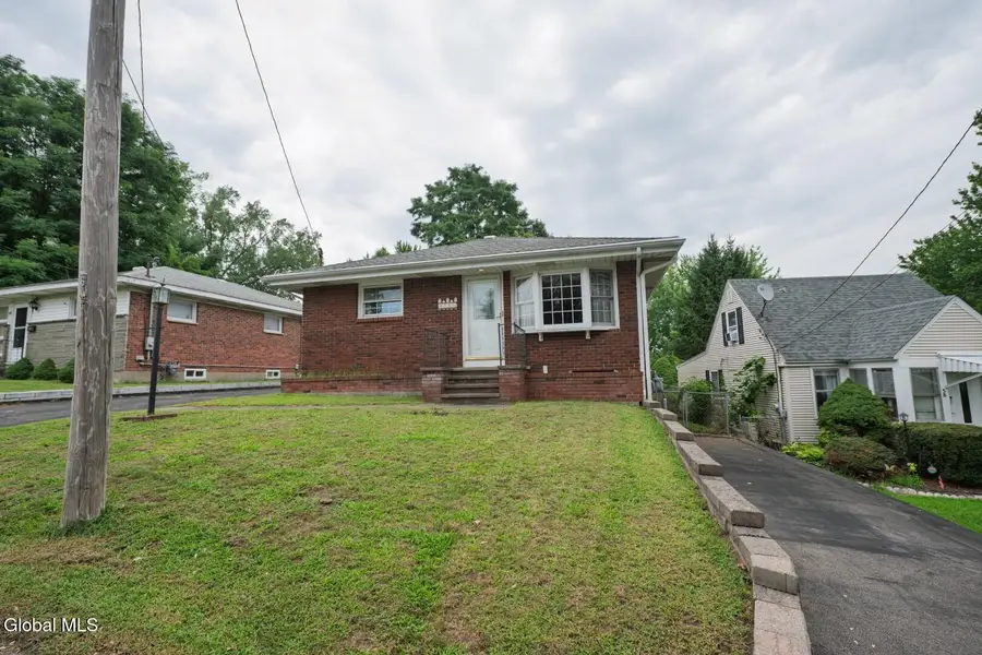 56.5 Braintree Street, Colonie, NY 12205 - #3