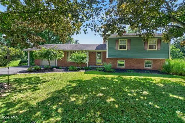 137 Mammoth Spring Road, North Greenbush, NY 12198
