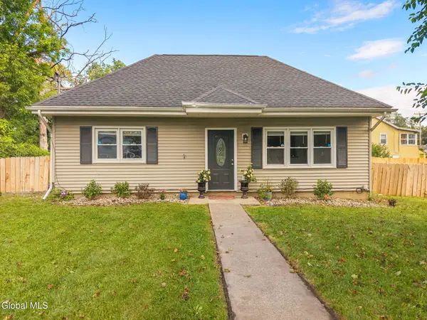 54 S Amherst Avenue, Niskayuna, NY 12304