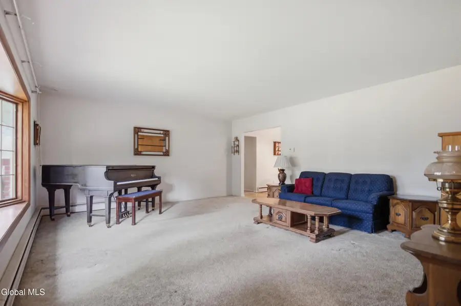11 Jefferson Avenue, East Greenbush, NY 12144 - #3