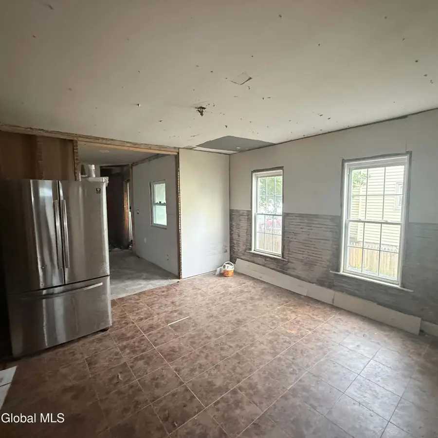 18 Walnut Street, Gloversville, NY 12078 - #2