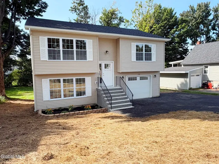 228 Hampton Avenue, Hampton Manor, NY 12144 - #2