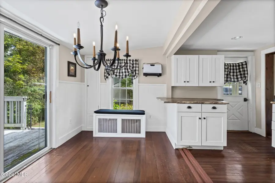 625 Kenwood Avenue, Bethlehem, NY 12054 - #3