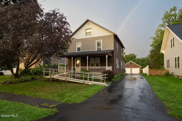 8 Lincoln Avenue, Bethlehem, NY 12054