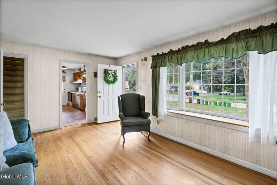204 Kenwood Avenue, Bethlehem, NY 12054 - #3