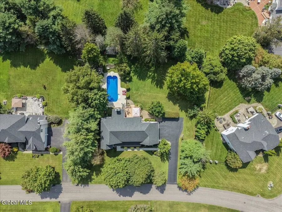 73 Fields End Drive, Bethlehem, NY 12077 - #3