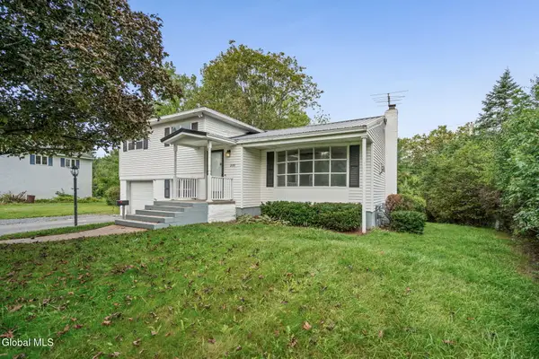 2199 Webster Drive, Niskayuna, NY 12309