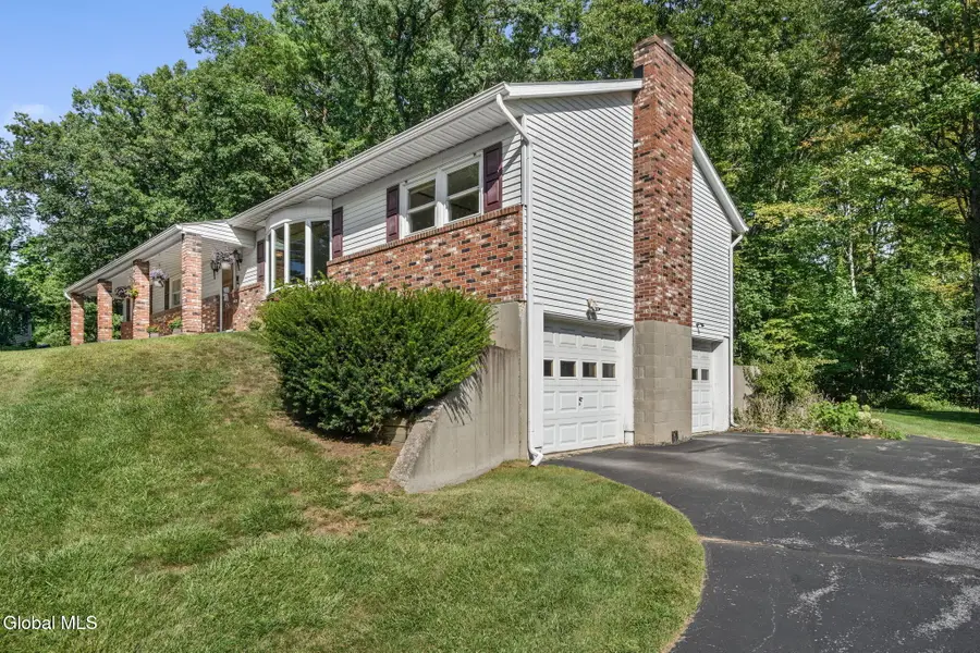 26 Appletree Lane, Clifton Park, NY 12065 - #3