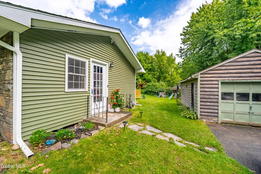 233 Elm Avenue E, Bethlehem, NY 12158 - #3