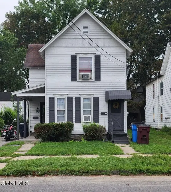 48 5th Avenue, Gloversville, NY 12078