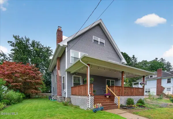 37 Ray Street, Niskayuna, NY 12309