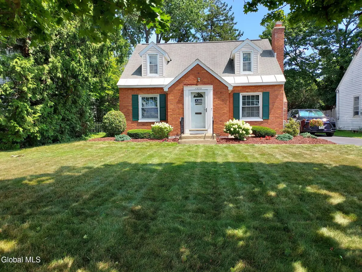 1300 Mcclellan Street, Schenectady, NY 12309 - #1