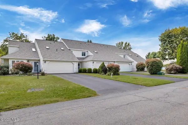 4 Rusfield Drive, Bethlehem, NY 12077