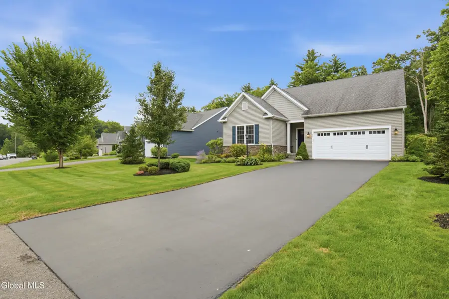 17 Linden Park Drive, Halfmoon, NY 12065 - #2