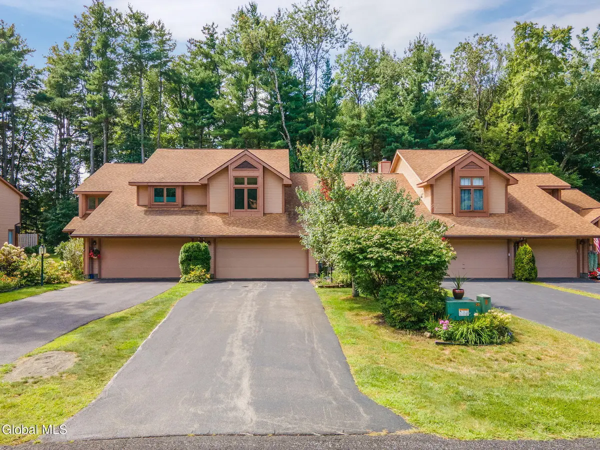 4022 Georgetown Square, Guilderland, NY 12303 - #1