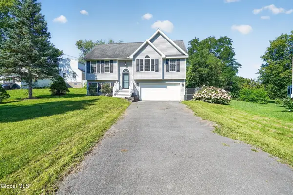 15 St Claire Avenue, East Greenbush, NY 12144