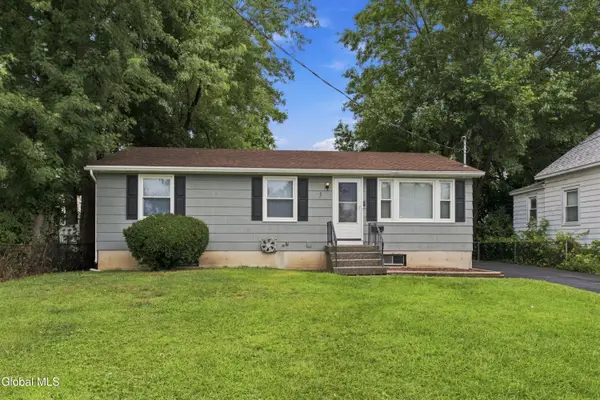 3 Newton Street, Colonie, NY 12205