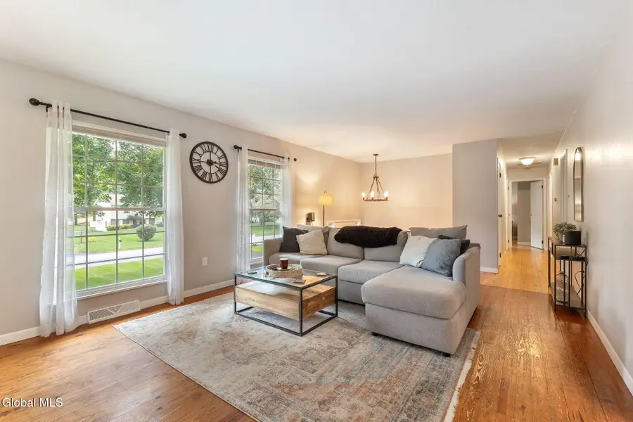 7 Acorn Avenue, Clifton Park, NY 12065 - #2
